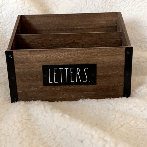 Rae Dunn letter holder - Picture 1 of 2